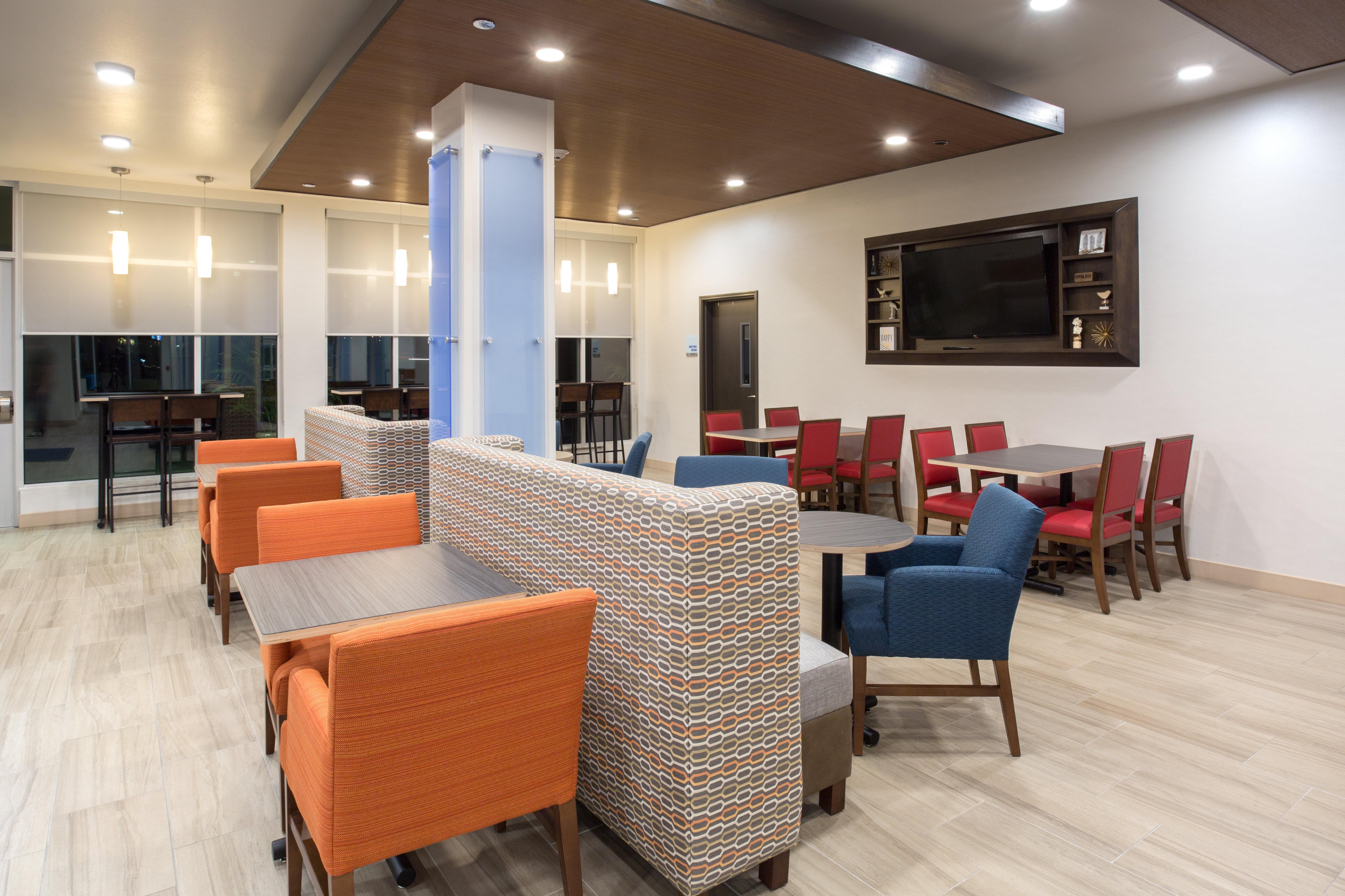 Holiday Inn Express & Suites - Rapid City - Rushmore South By Ihg Exterior foto
